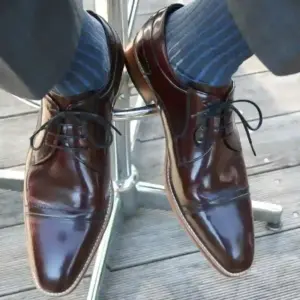 Business Schuhe Individual Herrenschuh Stilsicherer Begleiter in Bordeaux